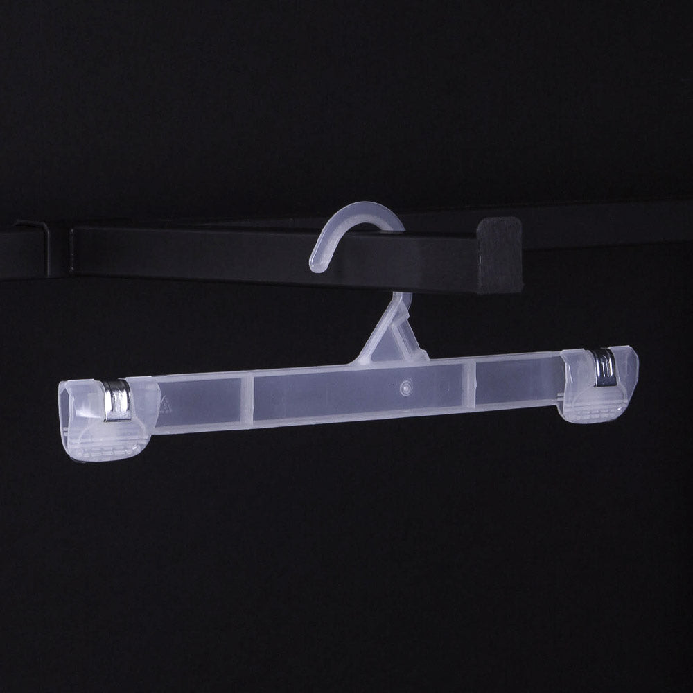 Hanger with clips and a plastic hook. Box of 200