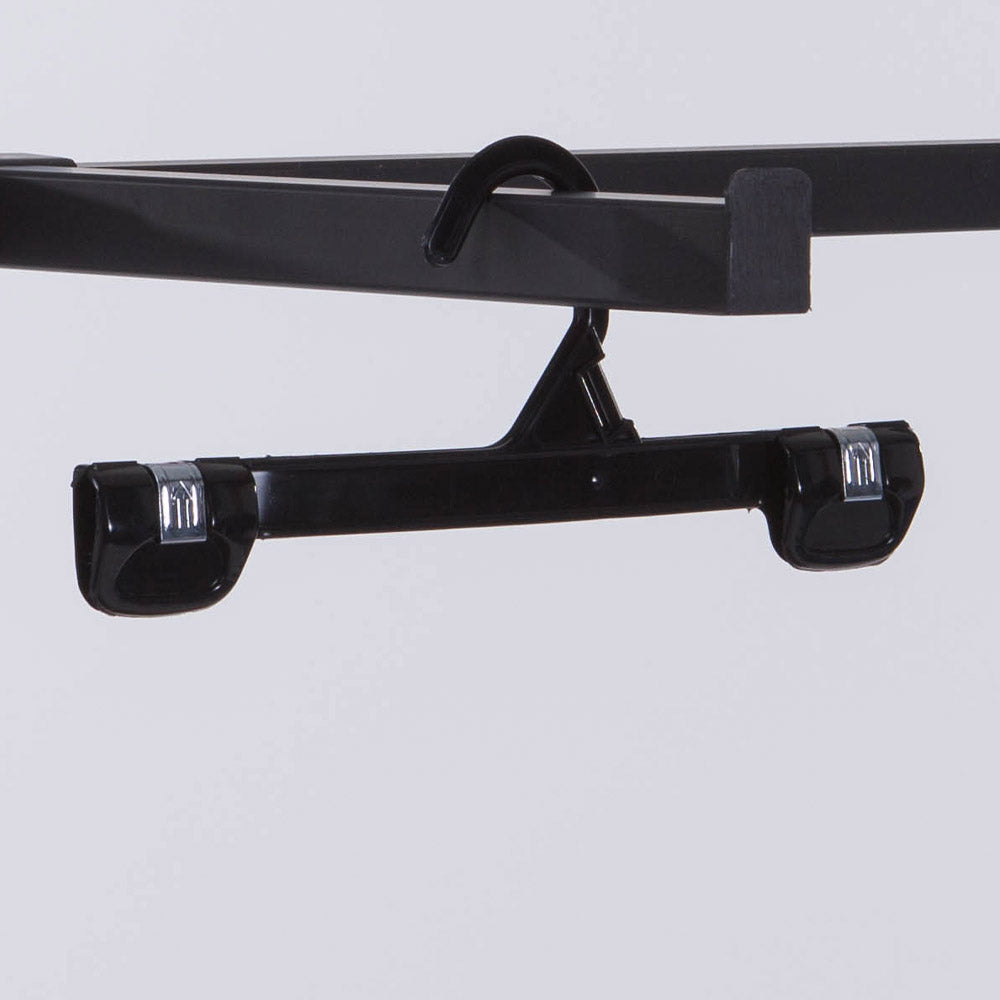 Hanger with clips and a plastic hook. Box of 200