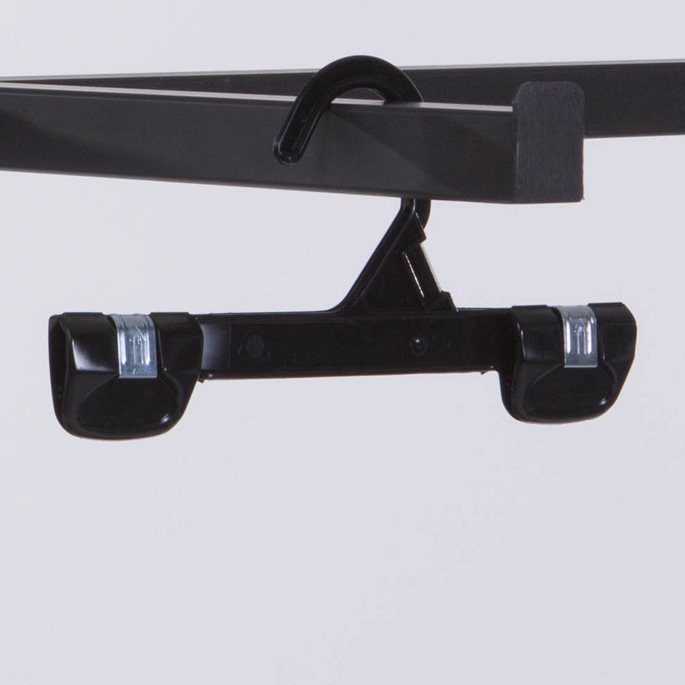 Hanger with clips and a plastic hook. Box of 200