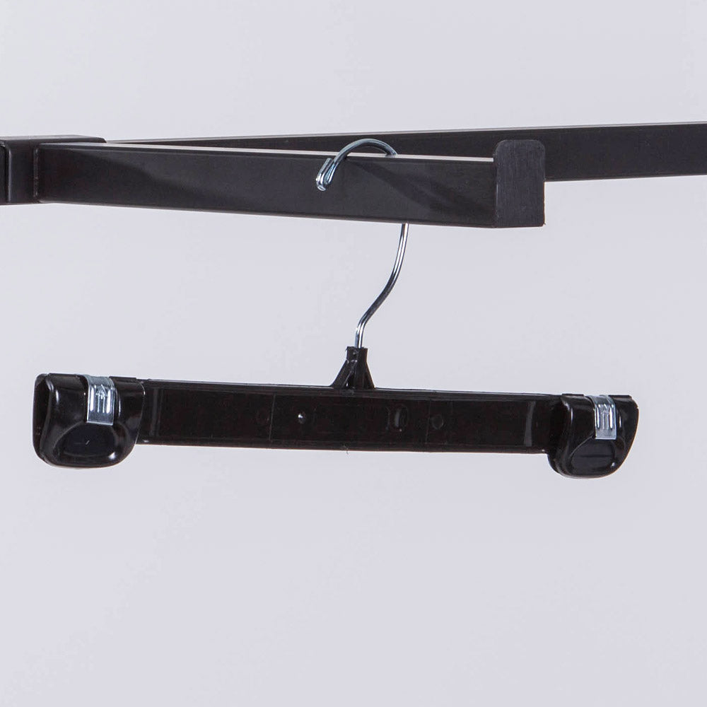 Hanger with clips and a metal hook, Box of 200.